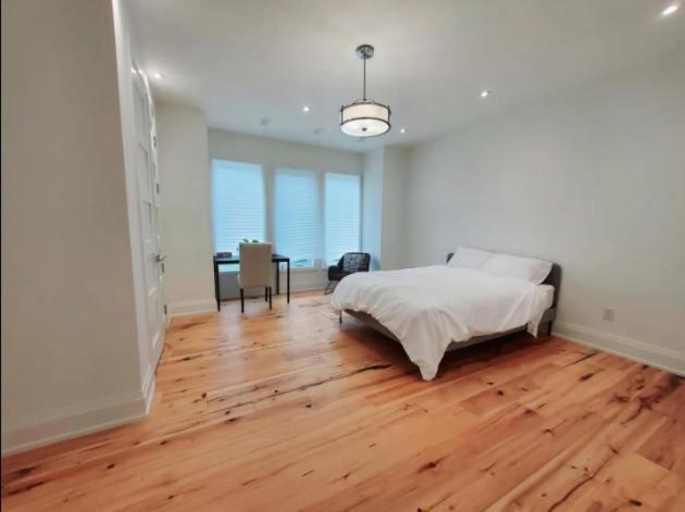 Executive Room In Toronto Next To Yorkdale Shopping Centre Экстерьер фото