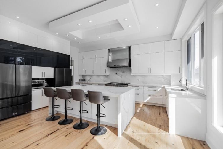 Executive Room In Toronto Next To Yorkdale Shopping Centre Экстерьер фото